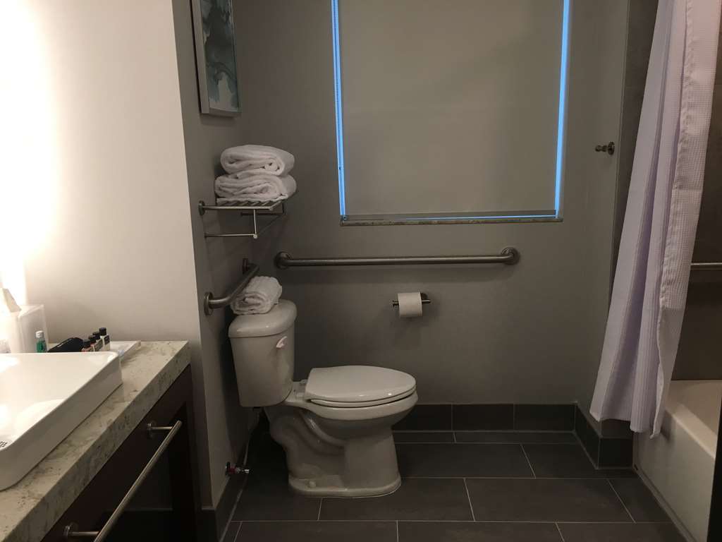 Best Western Premier Hotel At Fisher'S Landing Vancouver Szoba fotó
