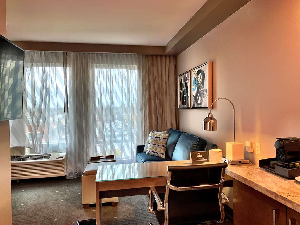 Best Western Premier Hotel At Fisher'S Landing Vancouver Szoba fotó